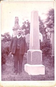 Monument dedicated to William, Catherine, Janet, and Margaret Scott 